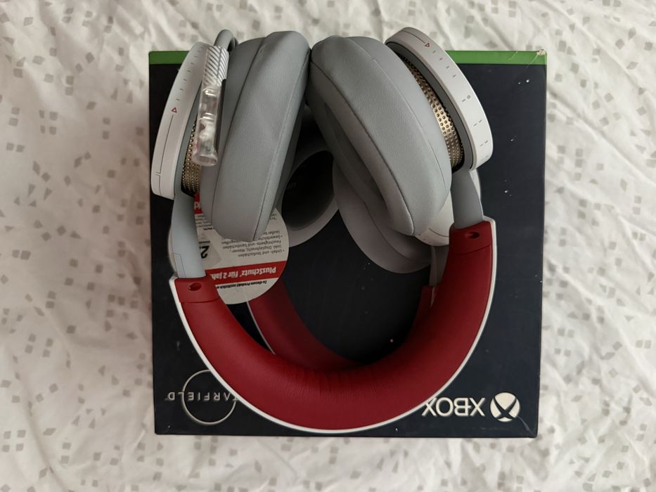 Xbox Wireless Headset Starfield Limited Edition + Xbox Wireless Adapter за PC