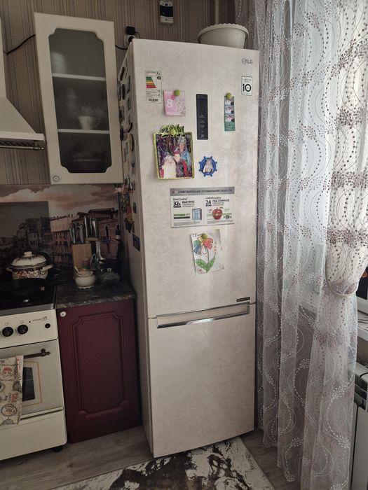 Холодильник LG в идеальном состоянии