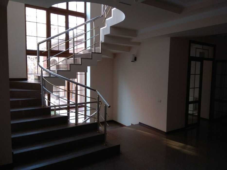 Ракат махалля ул.Каракумская пересечение Шота Руставели 993 кв.м