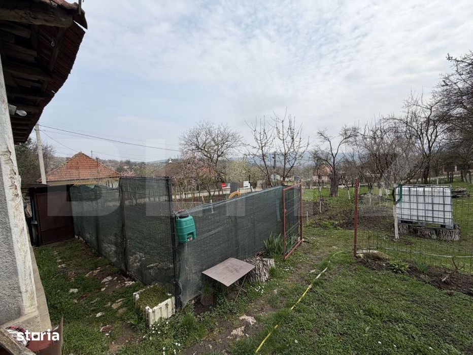 Casa cu 3 camere in suprafata de 80 mp si un teren de 2000 mp