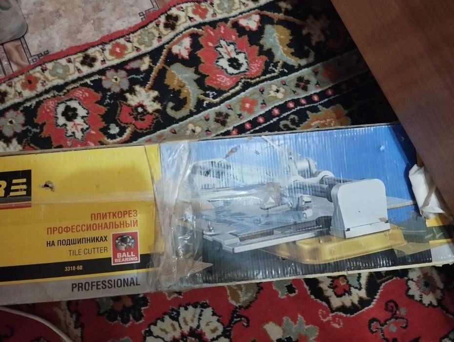 Кафелерез в хорошем состоянии.