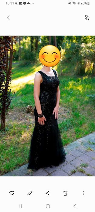 Офицялна черна  рокля много запазена.