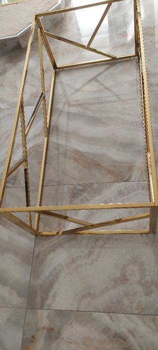 Холна маса в перфектно състояние