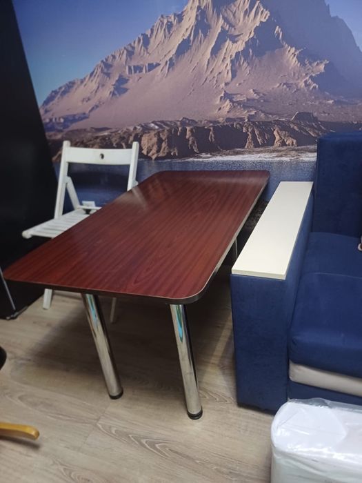 Продам стол небольшой