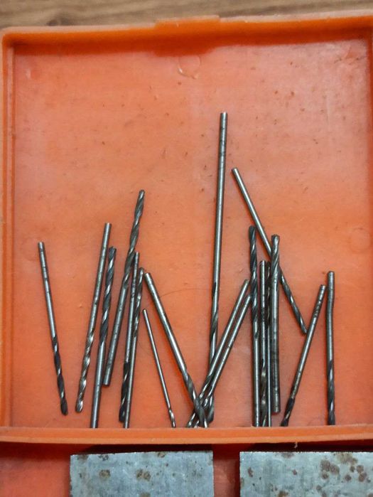 Токарные резцы, мечики, маленькие сверла