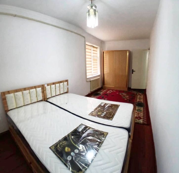 Яккасарой , Kosmonavtlar” –метроси якинида жойлашган янги уй
Кенг ошхо