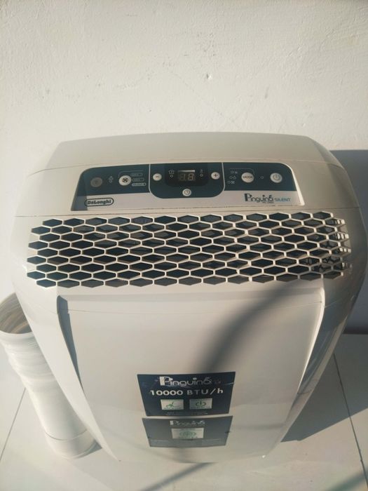 DELONGHI Plugino Silent мобилен климатик за ефективно охлаждане, обезвлажнител, аериране(освежаване) на въздуха комплект с въздухоотвод (тръба)
10000