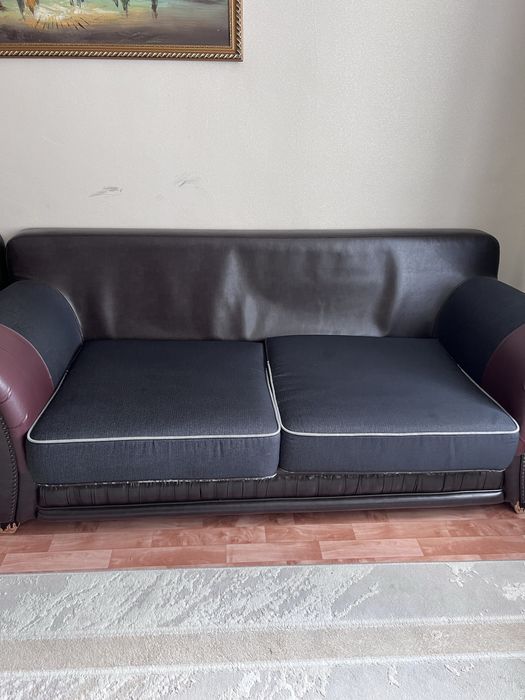 Продам диван с двумя креслами