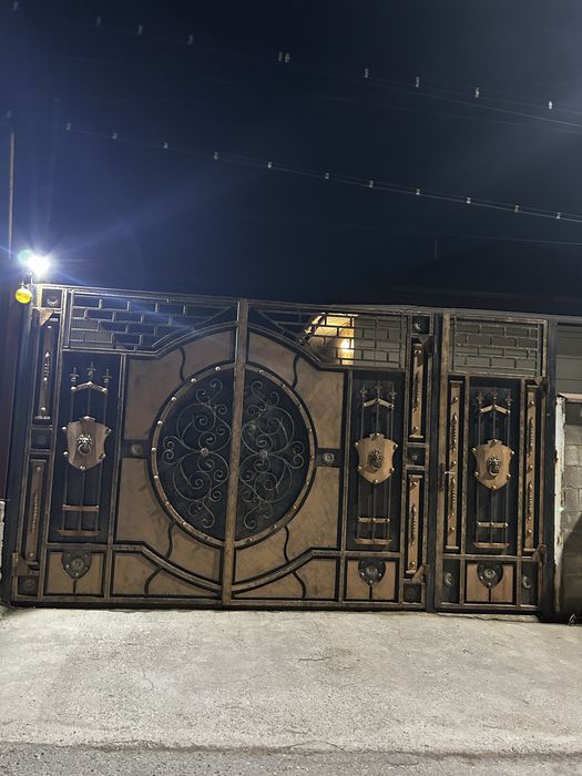 Кованные ворота с калиткой