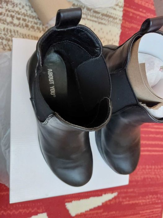 Ghete Chelsea negre