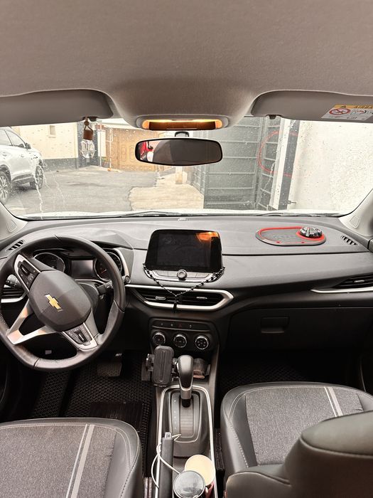 Chevrolet tracker 2 2025