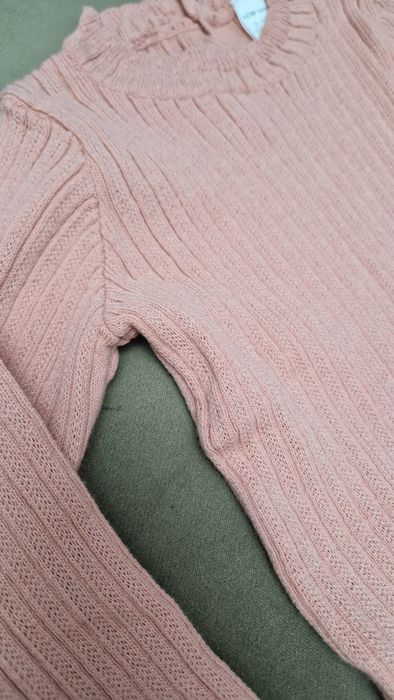 Продам  свитер для девочек