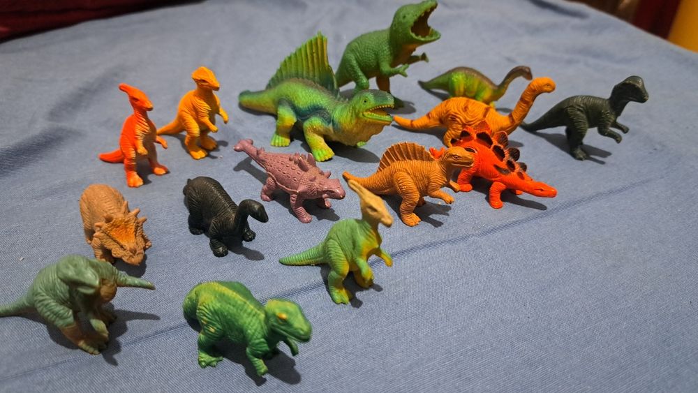Lot figurine dinozauri