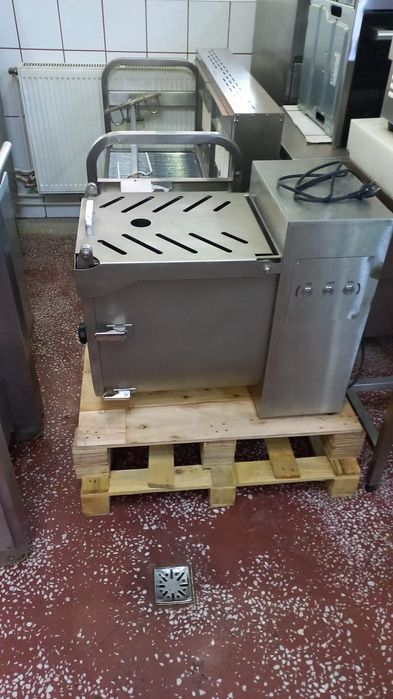 Vand masini de tocat carne