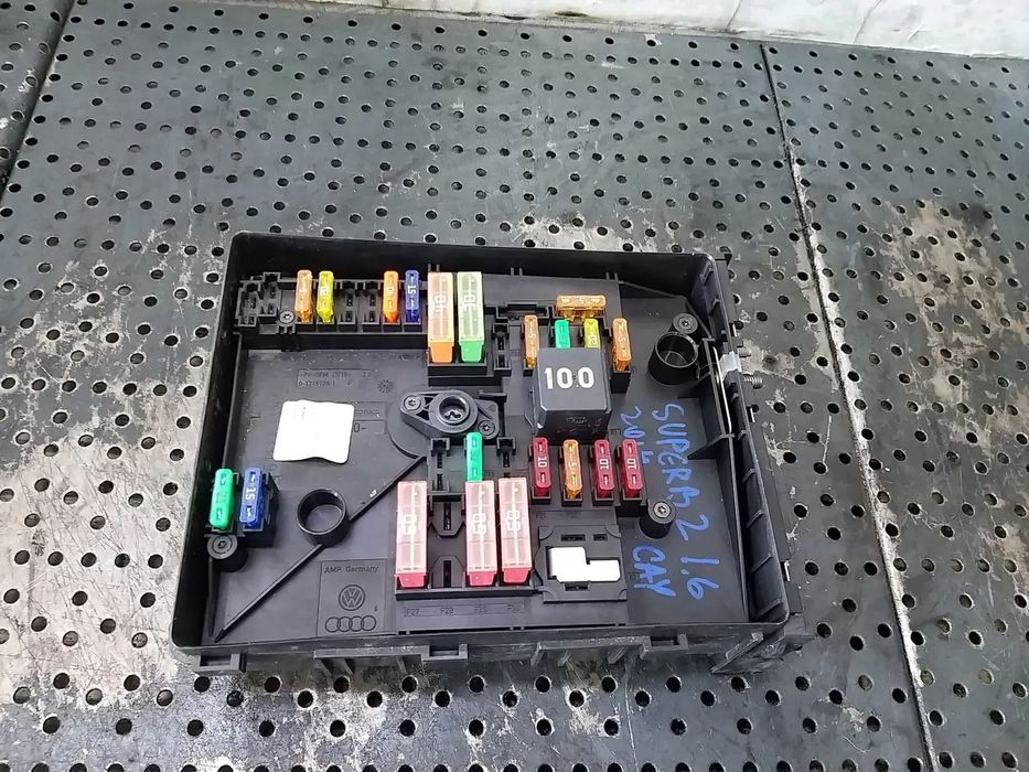 Panou sigurante 1.6 tdi skoda superb 2 3t facelift 1k0937125d