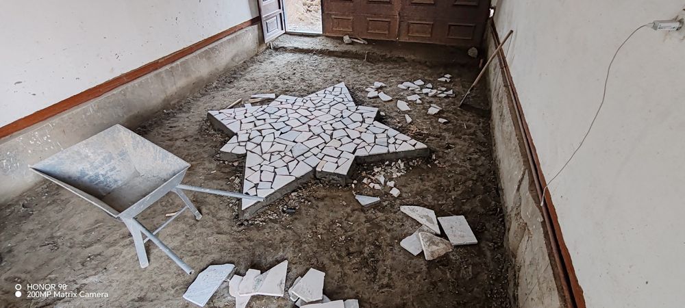 Tog toshlarni teramiz