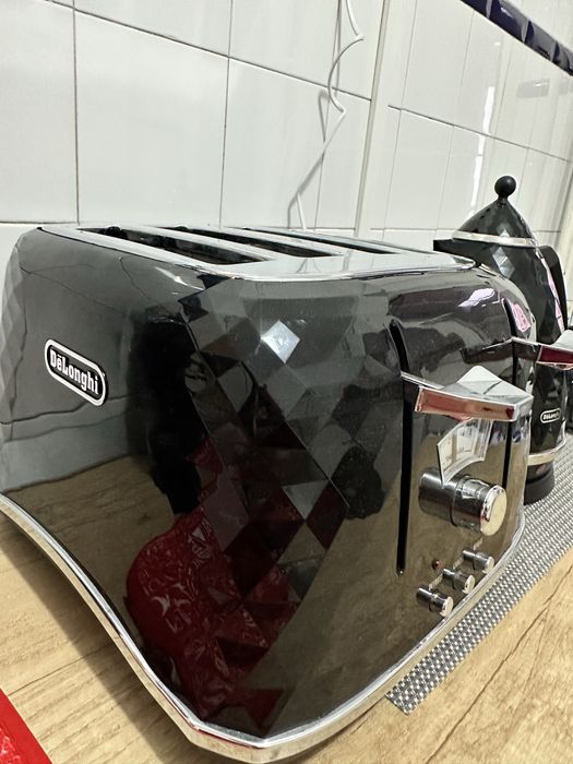 Prajitor de paine Delonghi