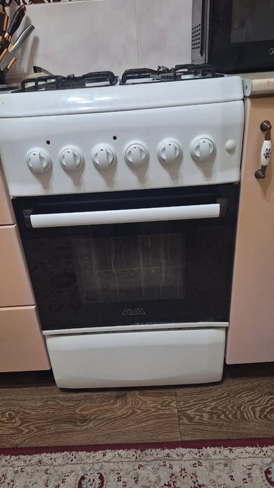 Продам газовую плиту