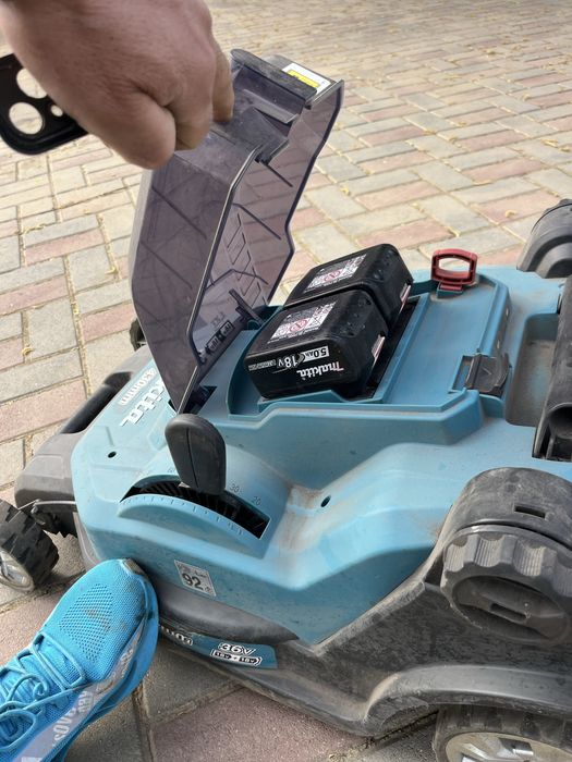 Masina tuns gazon iarba makita