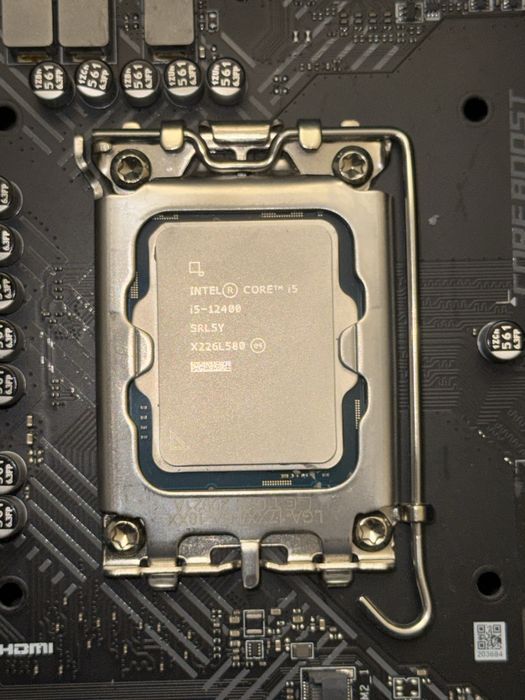 Процессор Intel Core i5 12400