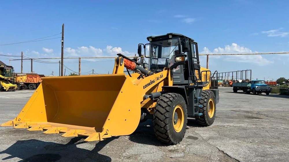 Вывоз мусора  самосвал погрузчик