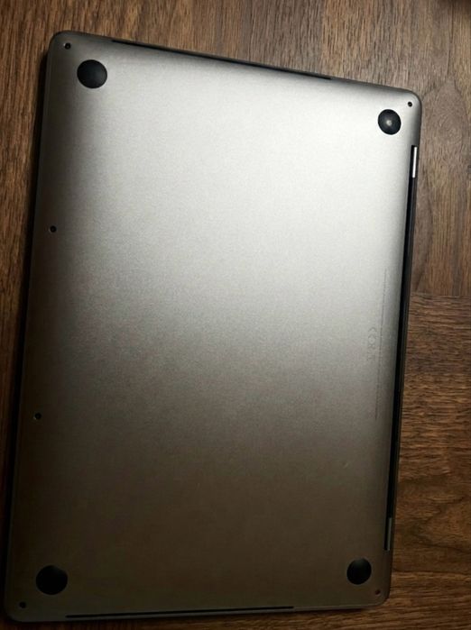 Macbook Pro 13” 2020 Intel i7, 512 GB SSD, 32 GB RAM