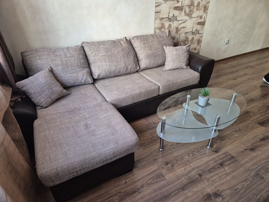 Разтегателен диван