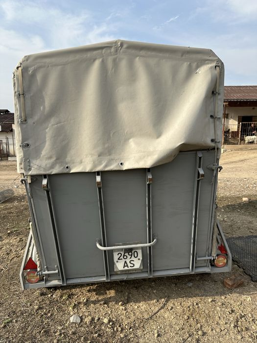 Прицеп-коневозка