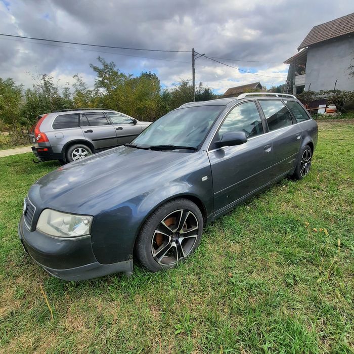 Audi A 6 cu volan pe partea dreaptă