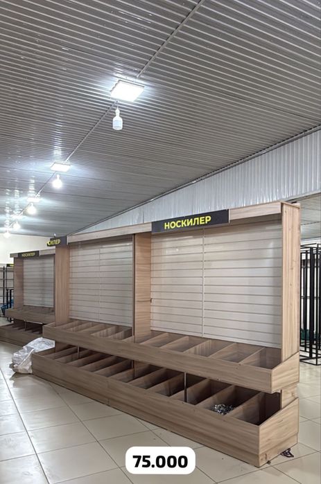 Мебель для магазина одежды