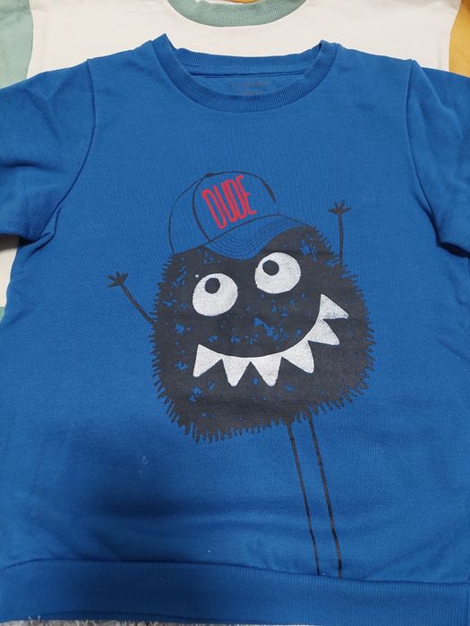 Лот блузи за момче с подарък