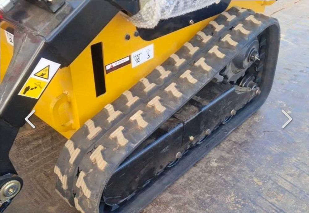 Mini Incarcator Frontal pe Senile