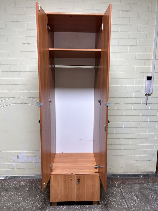 Шкаф платяной (орех)