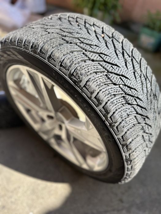 Оригинални джанти на Ауди 245/45 19 с гуми Nokian tyres