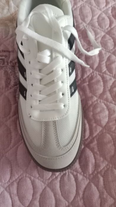 Кроссовки мужские новые.