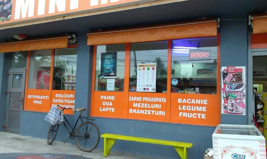 Amenajari si Decorari/Colantari vitrine MAGAZINE -realizam si grafica!