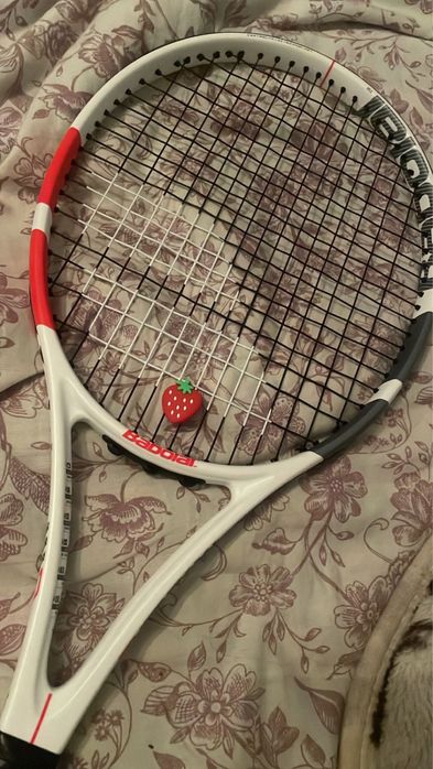теннисная ракетка