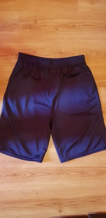 Pantaloni scurți Reebok tip plasa mărimea L