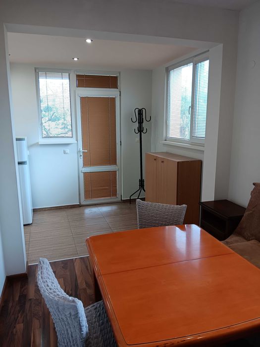 Дава се под наем Тристаен апартамент в с. Чайка, Област Варна - 70 кв.м за 800 € - Снимка #2