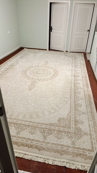 Ковёр 3х5 в отличном состоянии