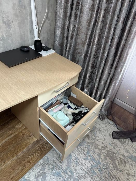 Стол письменный