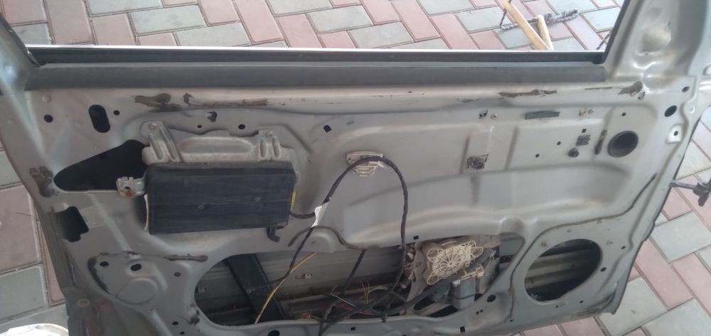 Дверь Mercedes-Benz s220