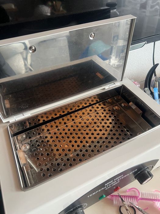 Birou unghii cu aspirator