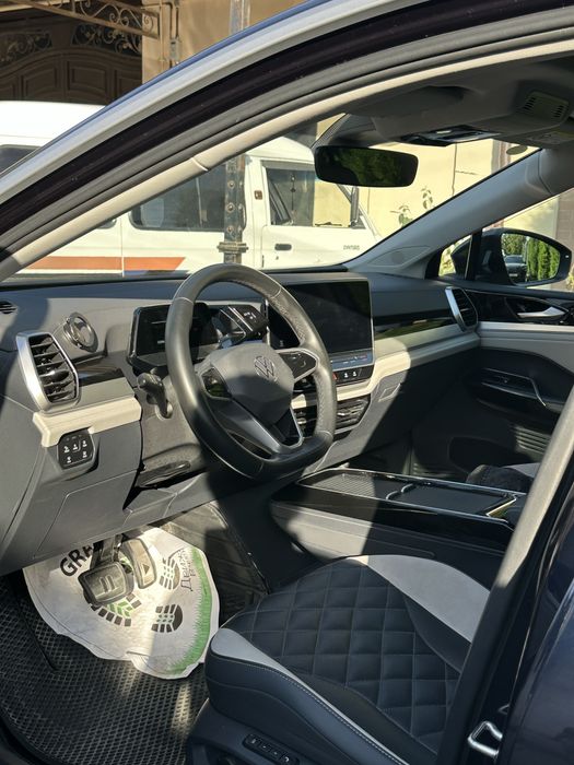 Volkswagen ID6 full