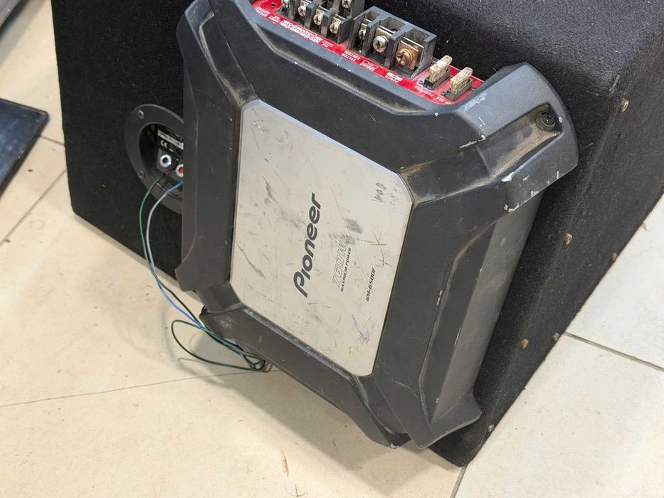 Бас каса JBL CSX 1400BP