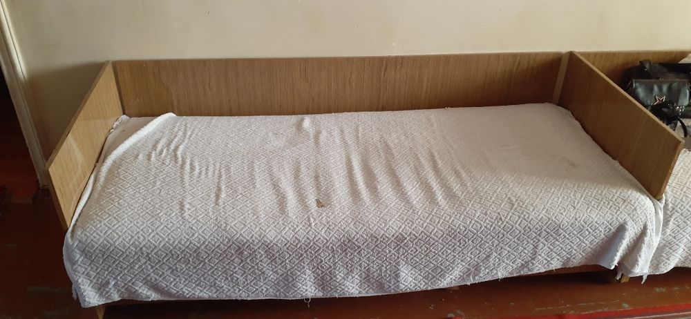 Диван 1 кишилик 2та