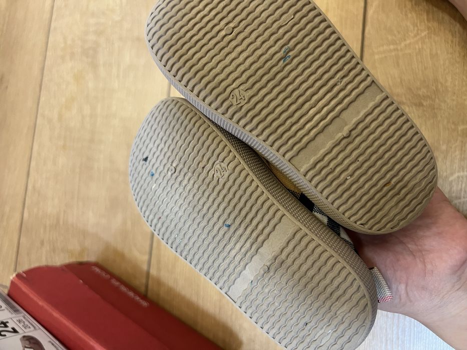 Продам сандали под берберри