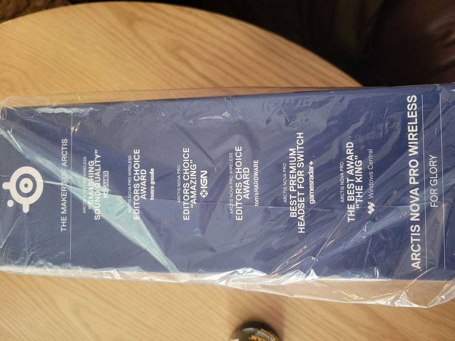 Геймърски Arctis Nova Pro Wireless - PC & Playstation нови, гаранция.