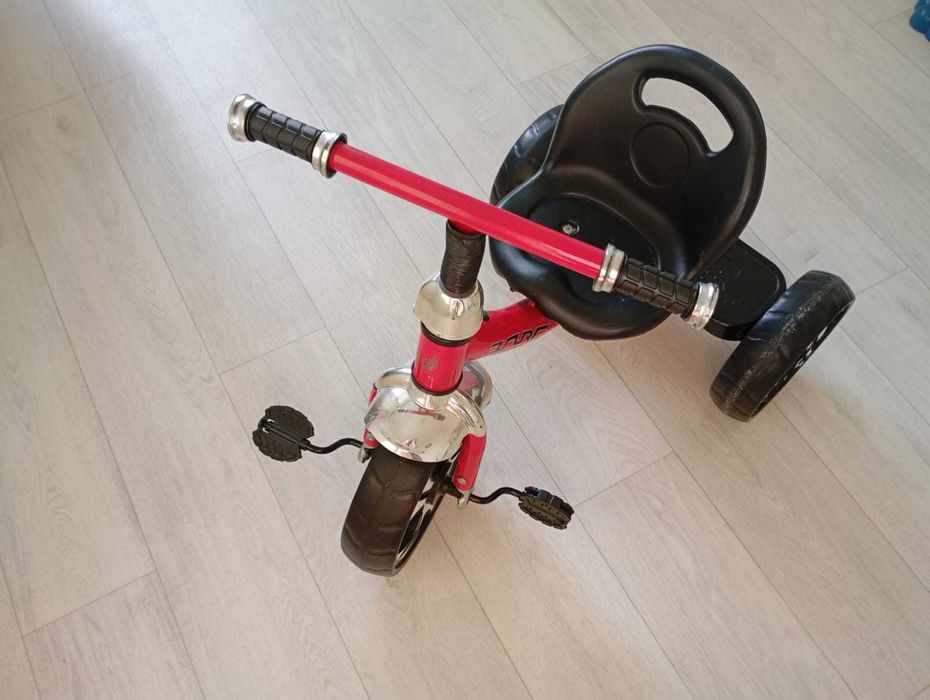 детский трехколесный велосипед