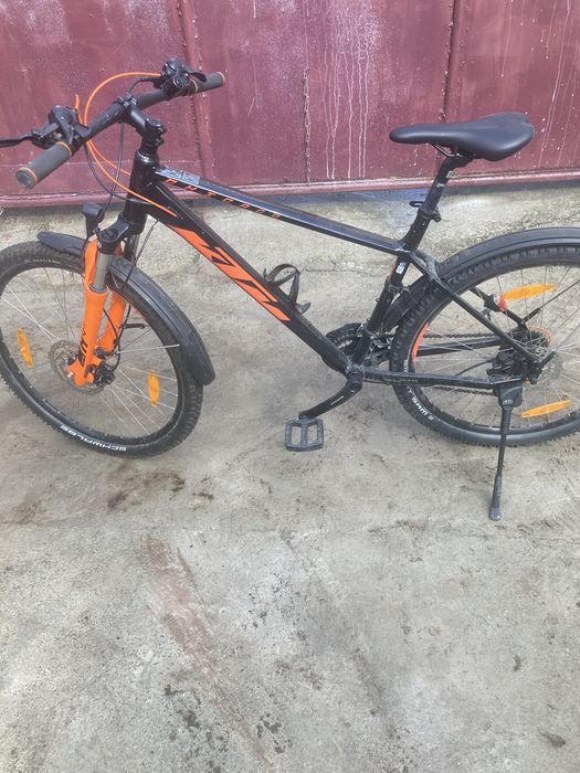 Vand bicicleta in stare foate buna